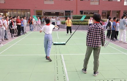 小小少年 展运动风采——记苏州工业园区第三实验小学六年级体育常赛活动